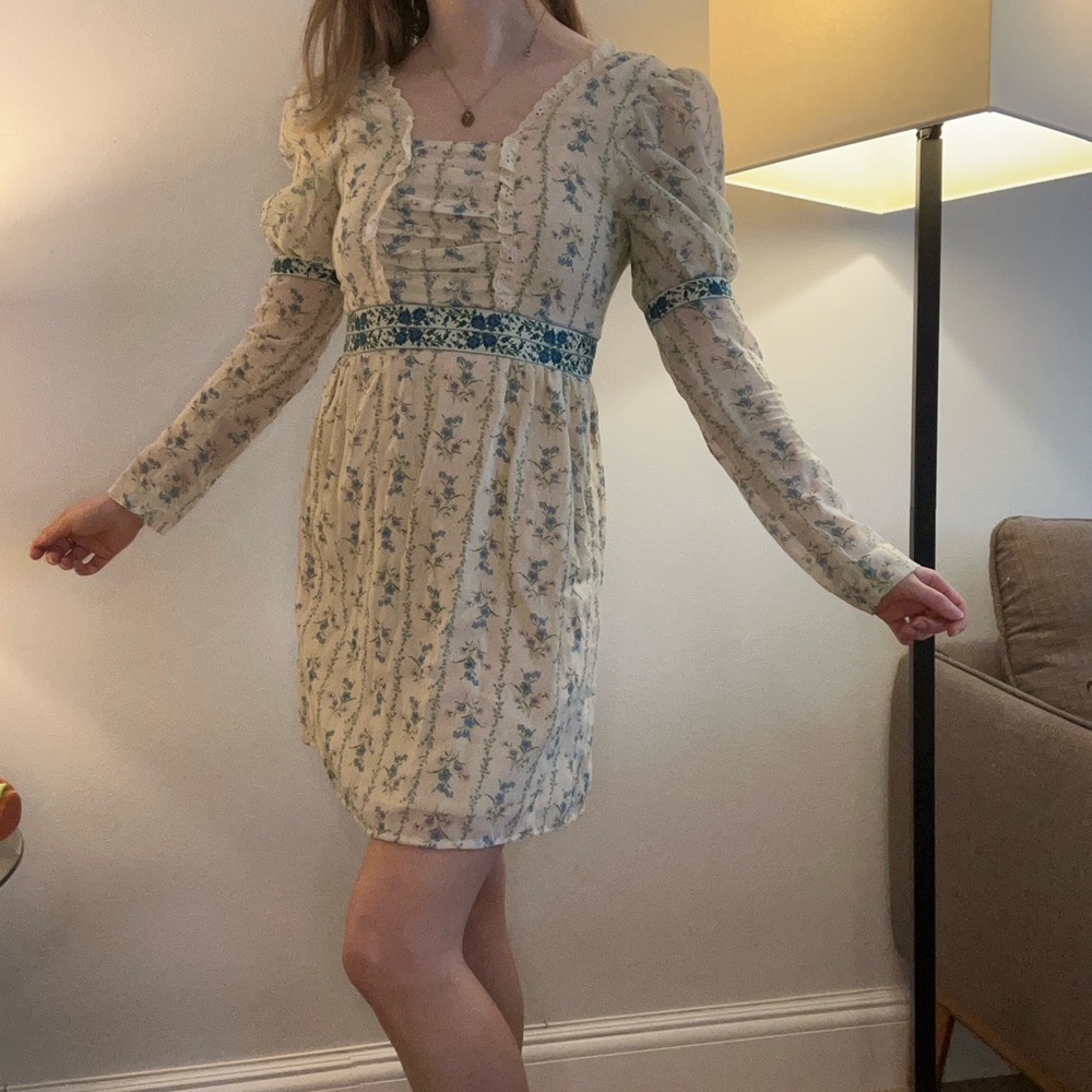 70s Floral Cream Mini Dress with Blue Accents